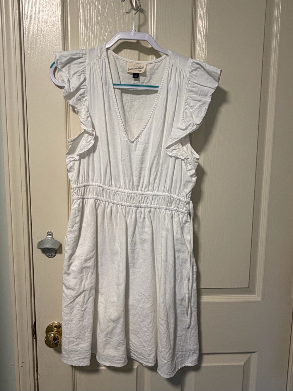 Universal Thread Cream Scoop Neck Top
